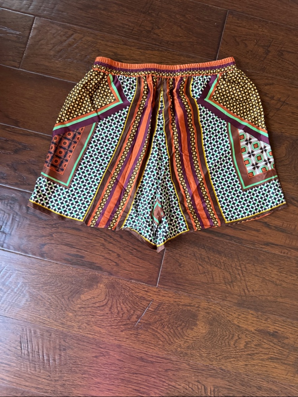 MISA Printed Elam Short - Multi Color - Picture 4 of 4